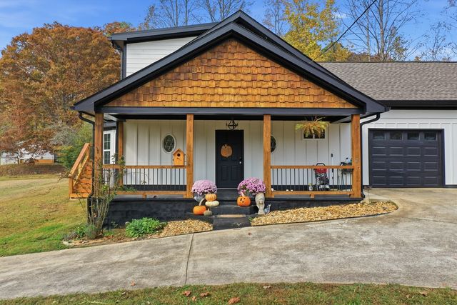 34 Bodie Road, Talking Rock, GA 30175