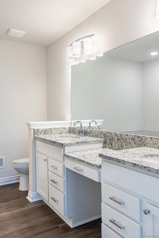 5 Grandview Circle 70, White Lake Charter Township, MI 48386