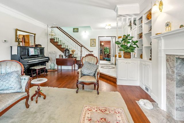 127 Fourth Avenue, Gold Hill, OR 97525