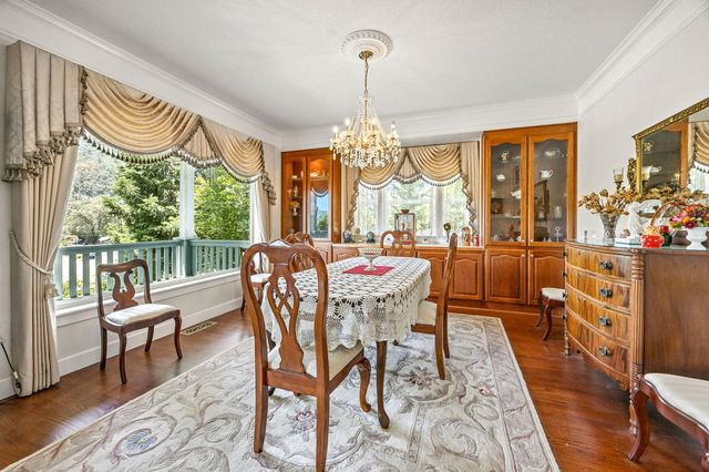 127 Fourth Avenue, Gold Hill, OR 97525