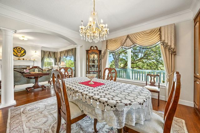 127 Fourth Avenue, Gold Hill, OR 97525
