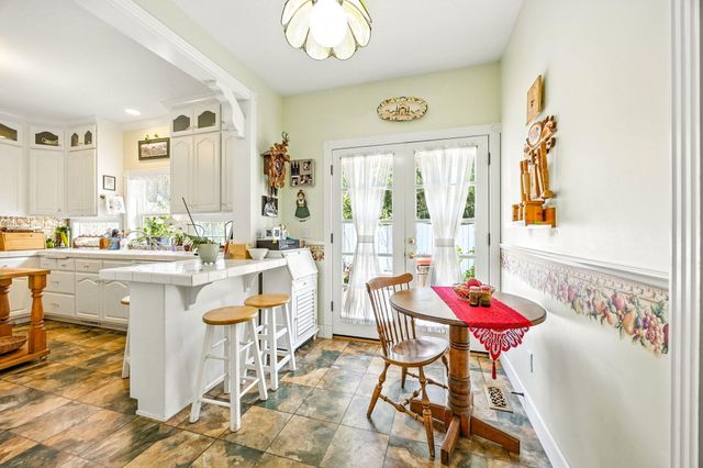 127 Fourth Avenue, Gold Hill, OR 97525