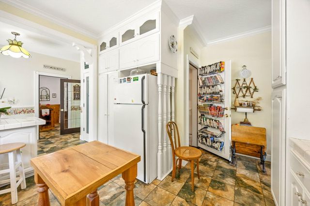 127 Fourth Avenue, Gold Hill, OR 97525