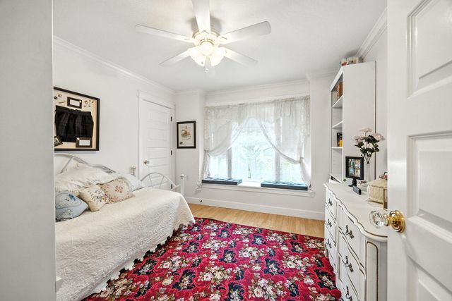 127 Fourth Avenue, Gold Hill, OR 97525