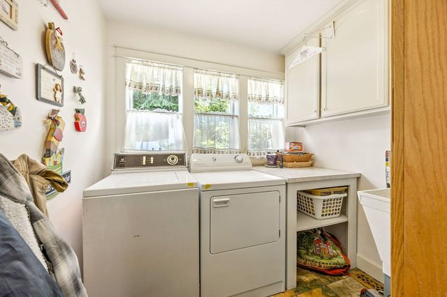 127 Fourth Avenue, Gold Hill, OR 97525
