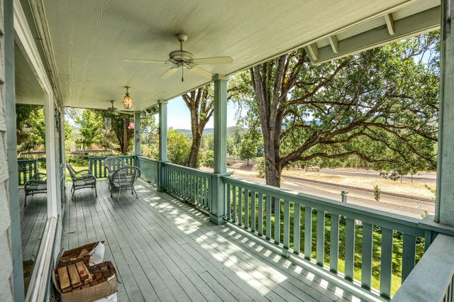 127 Fourth Avenue, Gold Hill, OR 97525