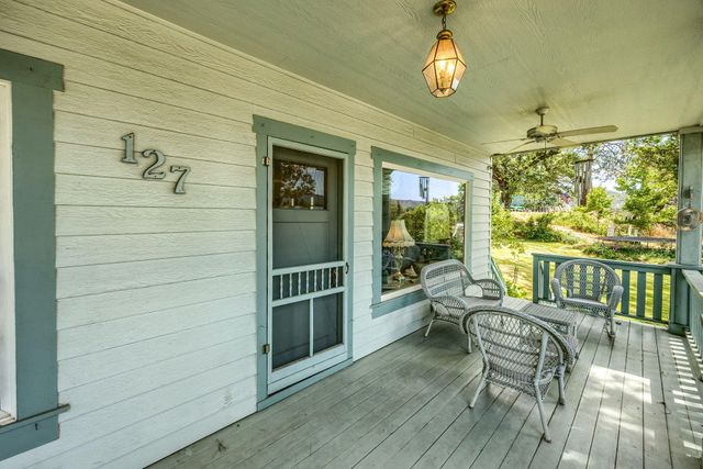 127 Fourth Avenue, Gold Hill, OR 97525