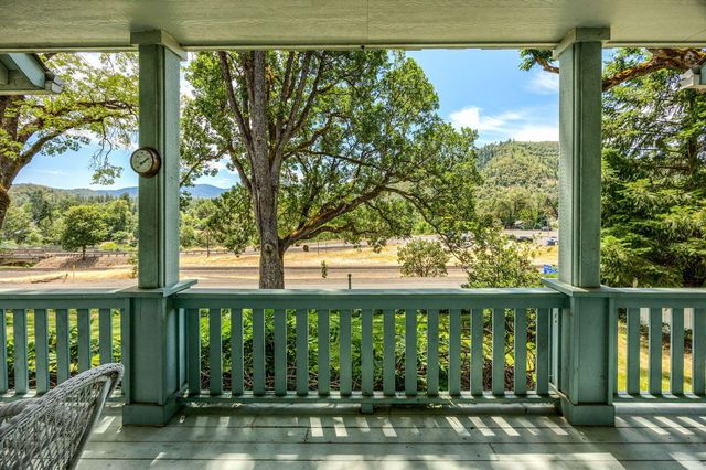 127 Fourth Avenue, Gold Hill, OR 97525