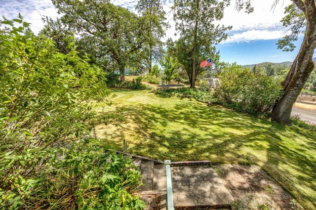 127 Fourth Avenue, Gold Hill, OR 97525
