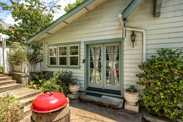 127 Fourth Avenue, Gold Hill, OR 97525