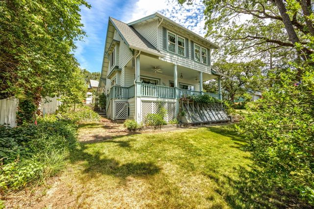 127 Fourth Avenue, Gold Hill, OR 97525