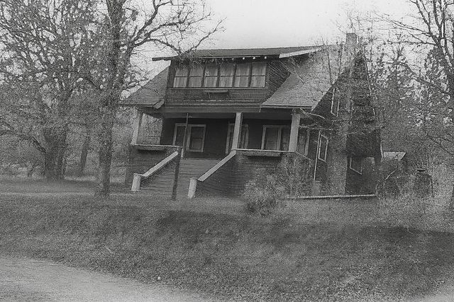 127 Fourth Avenue, Gold Hill, OR 97525
