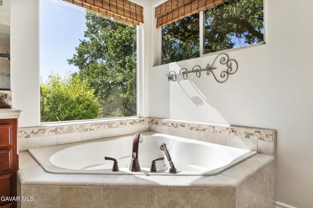 27021 Barkes Way, Tehachapi, CA 93561