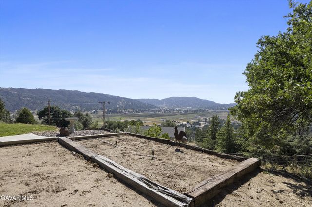 27021 Barkes Way, Tehachapi, CA 93561