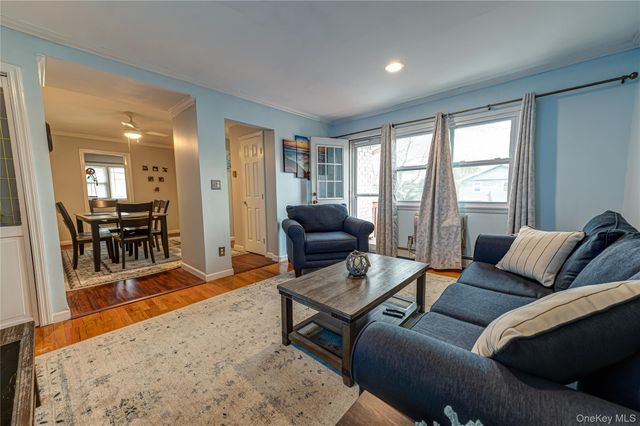 86 Cardinal Lane 2A, Islip, NY 11751