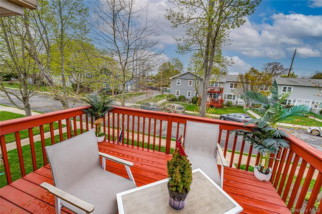 86 Cardinal Lane 2A, Islip, NY 11751