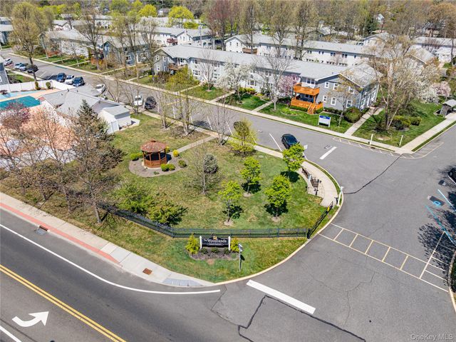 86 Cardinal Lane 2A, Islip, NY 11751