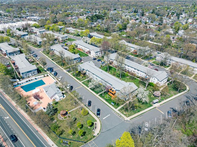 86 Cardinal Lane 2A, Islip, NY 11751