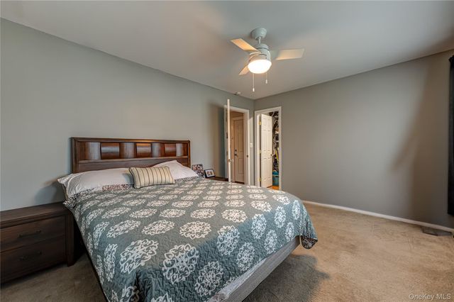 86 Cardinal Lane 2A, Islip, NY 11751