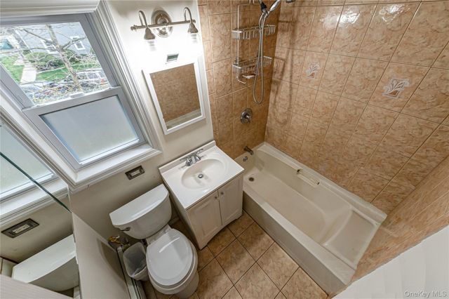 86 Cardinal Lane 2A, Islip, NY 11751