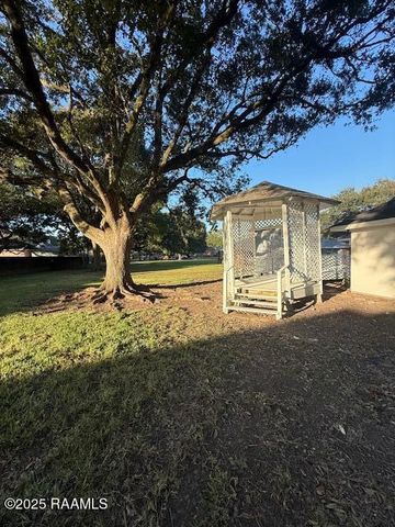 112 Thorn Drive, Youngsville, LA 70592