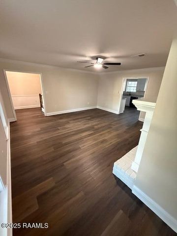 112 Thorn Drive, Youngsville, LA 70592