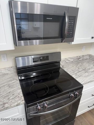 112 Thorn Drive, Youngsville, LA 70592