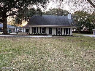 112 Thorn Drive, Youngsville, LA 70592