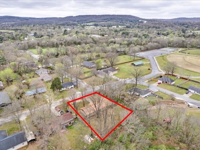 126 Pleasant Street, West Fork, AR 72774