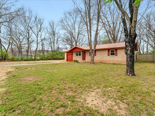 126 Pleasant Street, West Fork, AR 72774