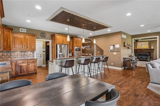 2437 NE Angel Fish Circle, Lee's Summit, MO 64086