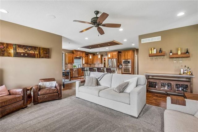 2437 NE Angel Fish Circle, Lee's Summit, MO 64086