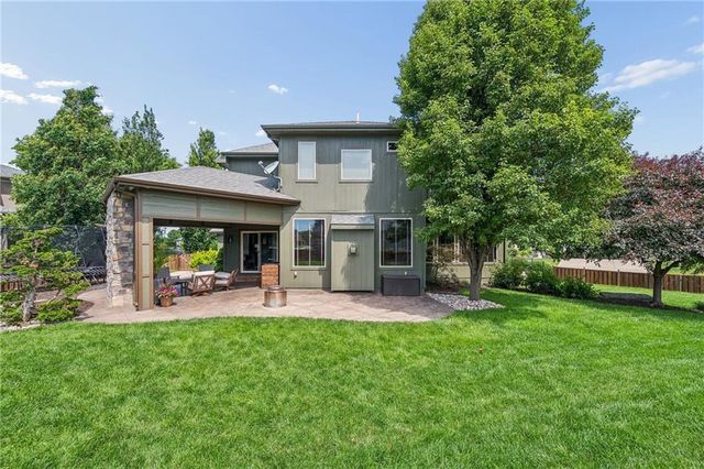 2437 NE Angel Fish Circle, Lee's Summit, MO 64086
