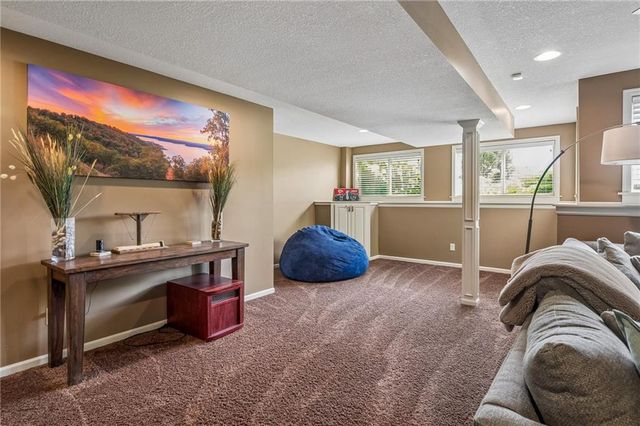 2437 NE Angel Fish Circle, Lee's Summit, MO 64086