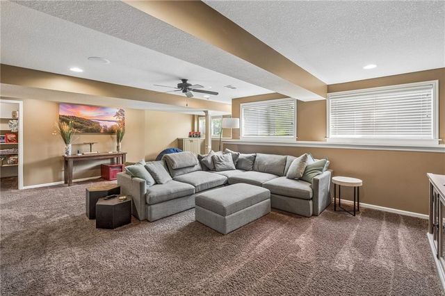 2437 NE Angel Fish Circle, Lee's Summit, MO 64086