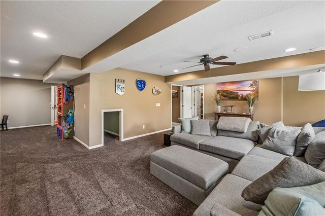 2437 NE Angel Fish Circle, Lee's Summit, MO 64086