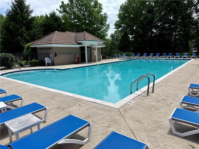 2437 NE Angel Fish Circle, Lee's Summit, MO 64086