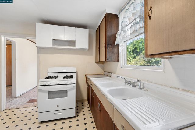 128 Marks Blvd, Pittsburg, CA 94565