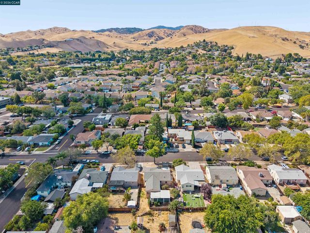 128 Marks Blvd, Pittsburg, CA 94565