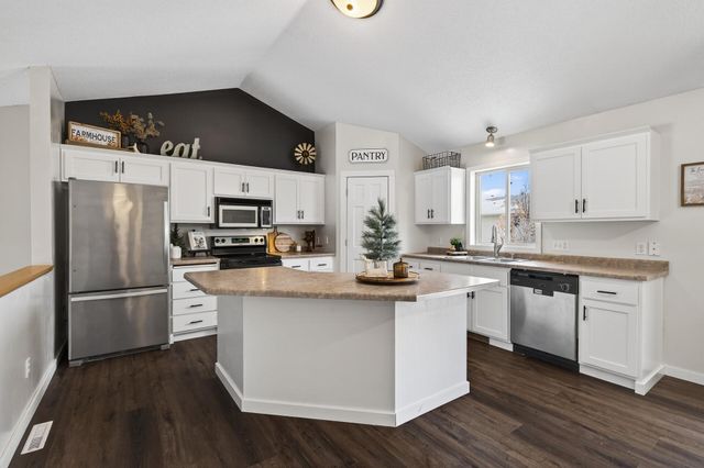 1319 Angel Avenue SW, Watertown, MN 55388