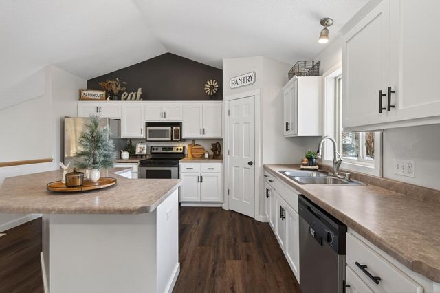 1319 Angel Avenue SW, Watertown, MN 55388