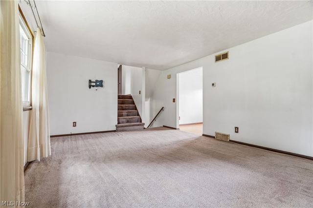 8572 Greenmeadow Avenue NW, Canal Fulton, OH 44614