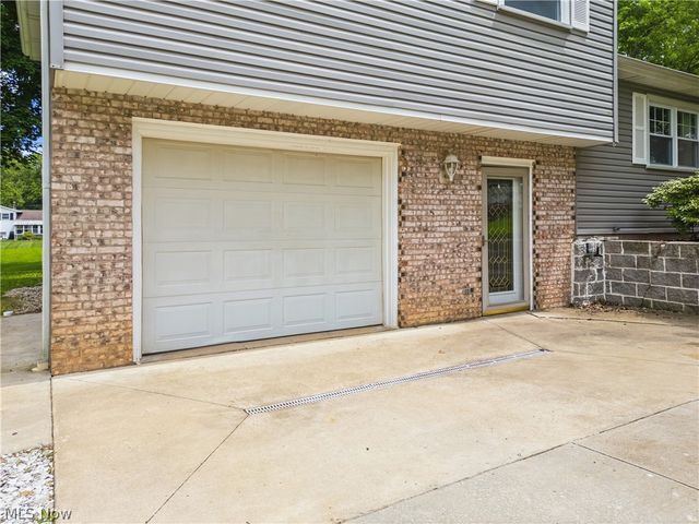 8572 Greenmeadow Avenue NW, Canal Fulton, OH 44614