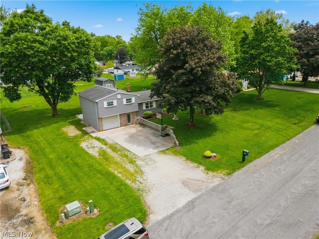8572 Greenmeadow Avenue NW, Canal Fulton, OH 44614