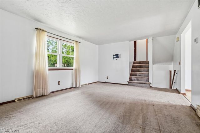 8572 Greenmeadow Avenue NW, Canal Fulton, OH 44614