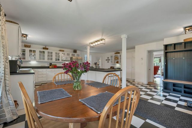 456 Governor Wentworth Highway, Tuftonboro, NH 03816