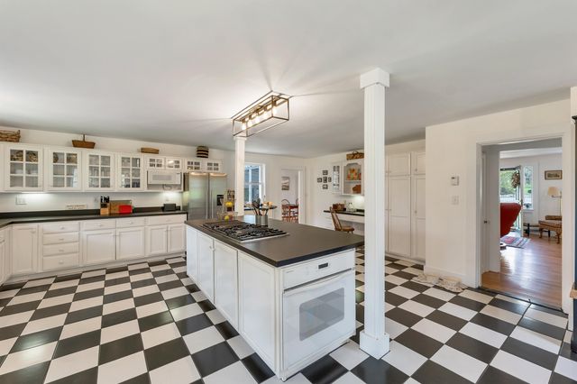 456 Governor Wentworth Highway, Tuftonboro, NH 03816