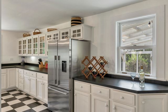 456 Governor Wentworth Highway, Tuftonboro, NH 03816