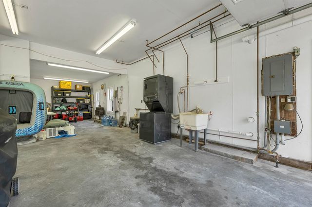 456 Governor Wentworth Highway, Tuftonboro, NH 03816