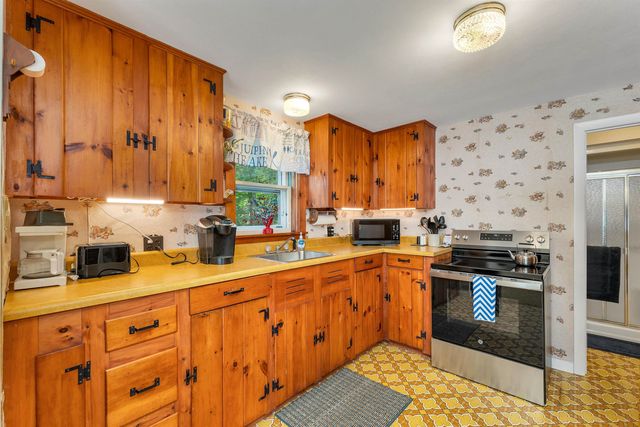 456 Governor Wentworth Highway, Tuftonboro, NH 03816